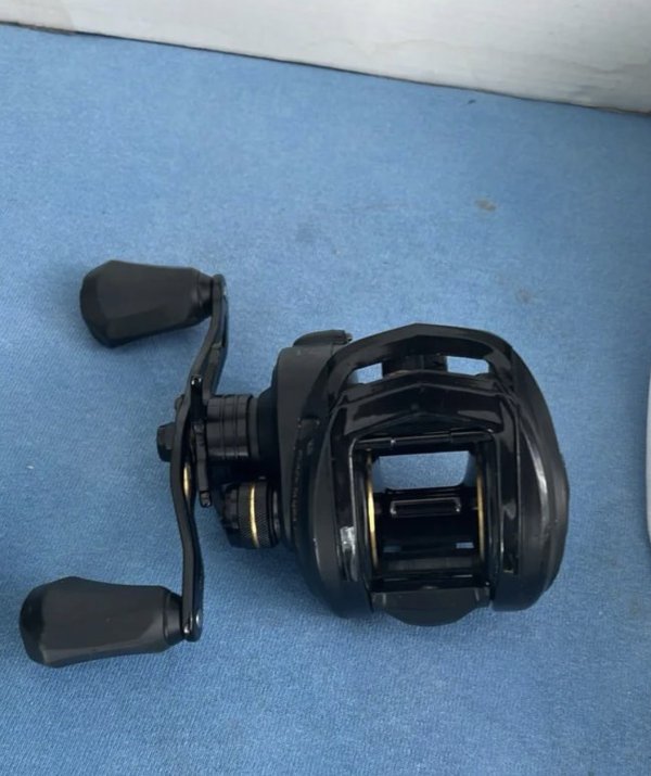 Carretilha maruri black tamba pro 8kg de drag freio magn&eacute;tico  